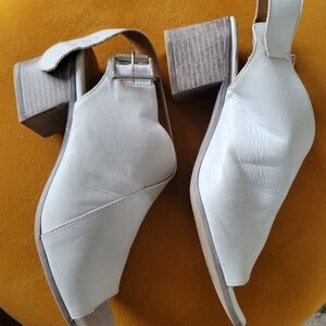 Miz Mooz White Sandals Elegant and Comfortable